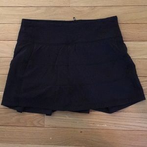 Lululemon Athletic Skirt (Size 2) WORN ONCE
